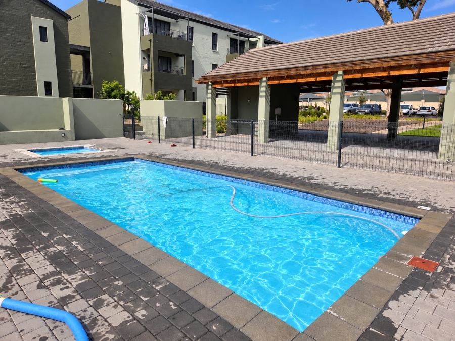 2 Bedroom Property for Sale in Jakarandas Western Cape
